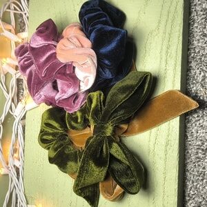 Women's Velvet Hair Scrunchies Set Of 6